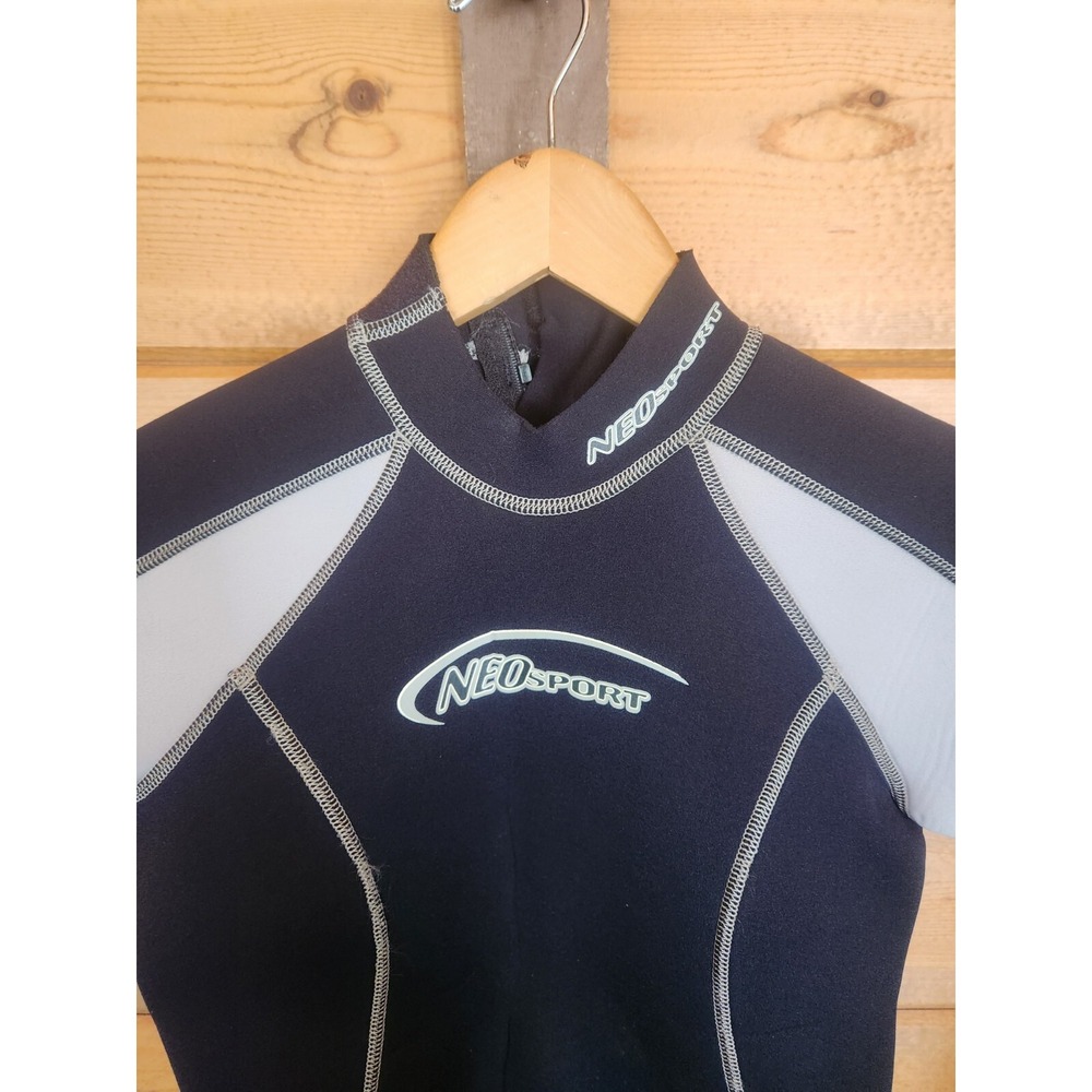 Neosport Women's Neoprene Wetsuit Size 4 - Picture 2 of 7